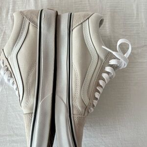 Vans Old Skool – Off-White / Light Grey Canvas & Suede – Men’s 6.5 / Women’s 8